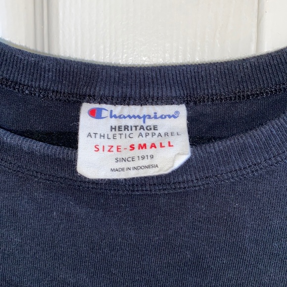 NWOT UO Cropped Black Champion T-Shirt Short Sleeve - Picture 3 of 4